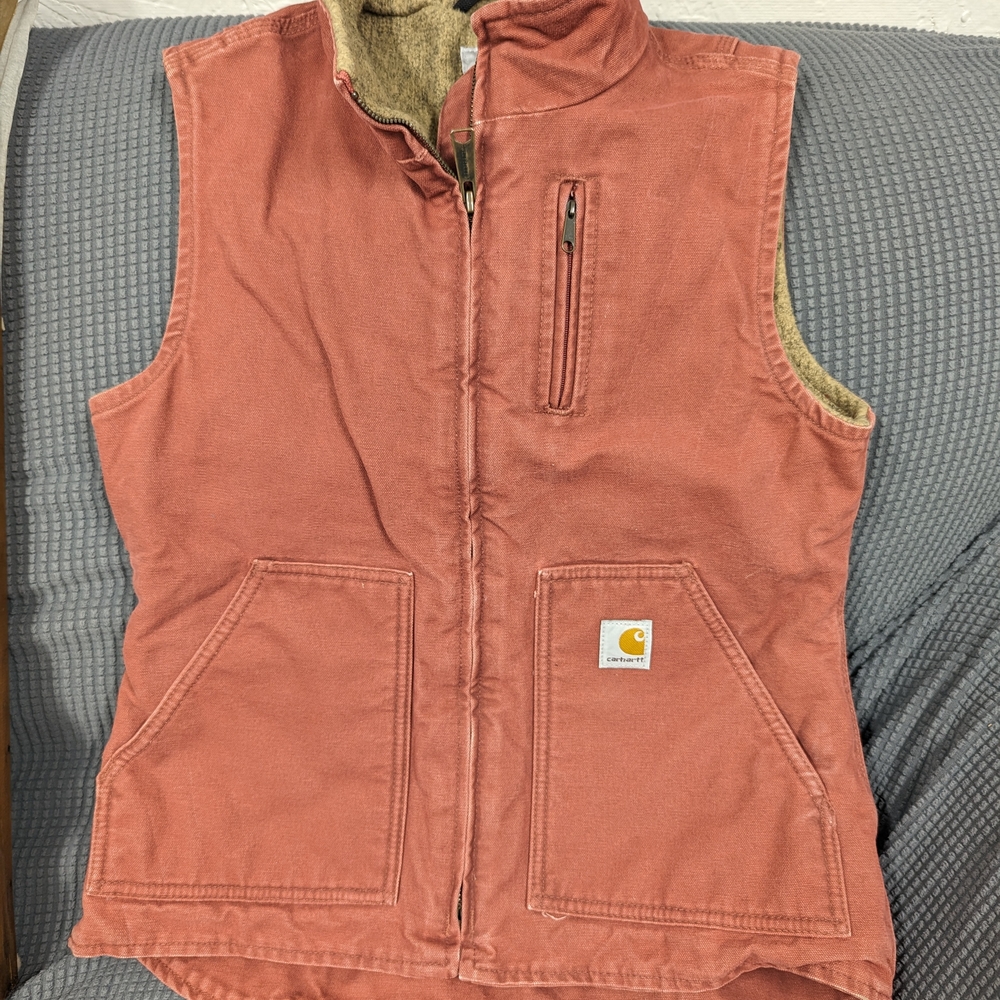 Carhartt Beige Vest with Maroon Accents - Picture 5 of 6
